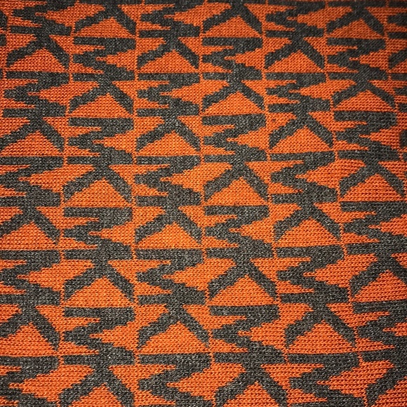 🚨🔥Michael By Michael Kors Scarf🔥🚨 - Picture 3 of 4